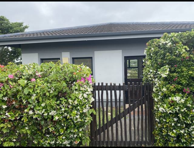 2 BEDROOM TOWNHOUSE TO LET IN PALM LAKES ESTATE